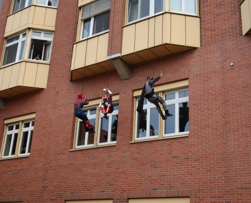 Superheld*innen in der Klinik Donaustadt