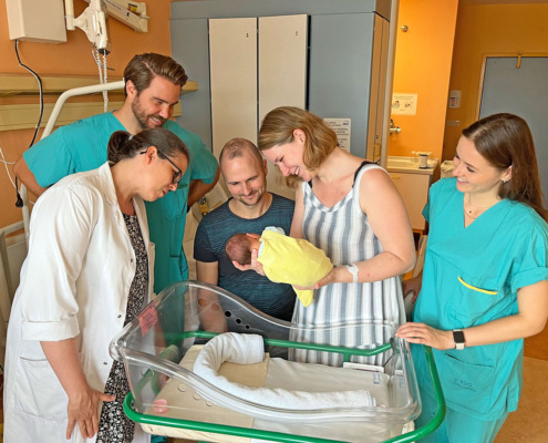 Natürliche Geburt trotz Defibrillator in der Klinik Donaustadt