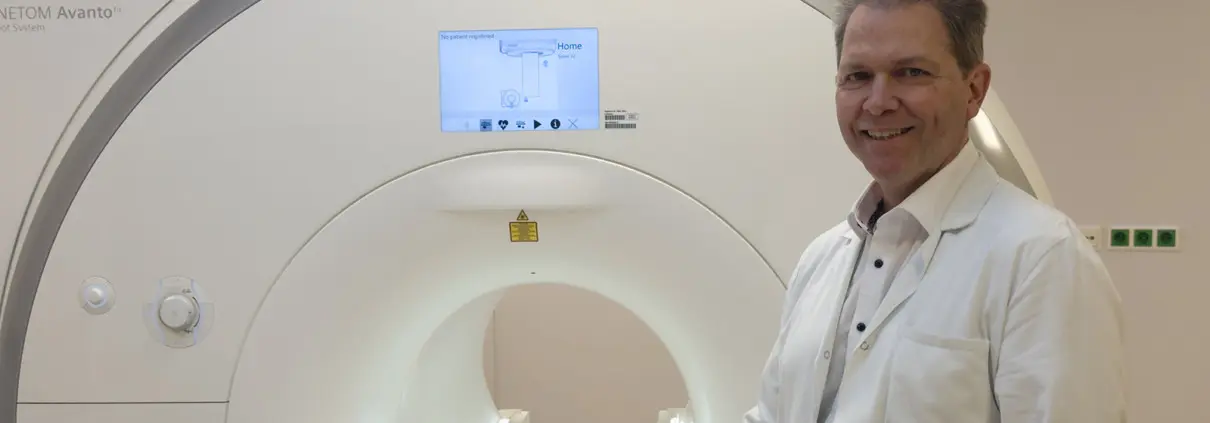 Helmut Ringl, Vorstand des Instituts für Diagnostische und Interventionelle Radiologie vor MRT in der Klinik Donaustadt