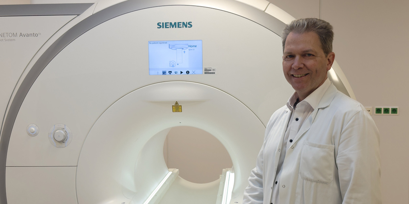 Helmut Ringl, Vorstand des Instituts für Diagnostische und Interventionelle Radiologie vor MRT in der Klinik Donaustadt