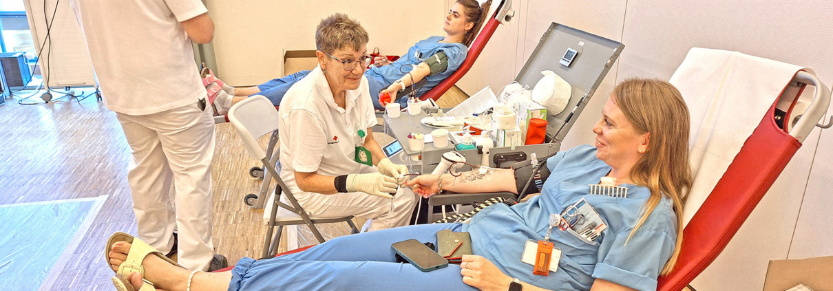 Blutspendeaktion in der Klinik Floridsdorf Person bei der Blutabnahme