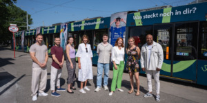 TVEG Kampagnen Foto mit Straßenbahn