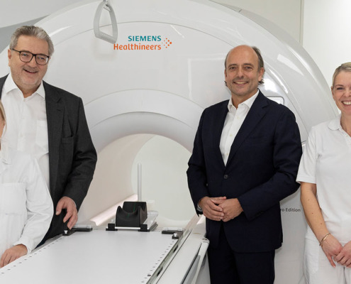 Stadtrat Hacker und Direktor Binder präsentieren neues MRT zur Planung der Bestrahlung an der Klinik Donaustadt