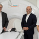 Stadtrat Hacker und Direktor Binder präsentieren neues MRT zur Planung der Bestrahlung an der Klinik Donaustadt