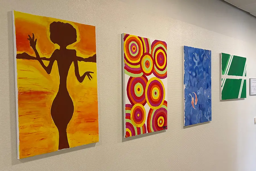Bilder der Vernissage Art against Cancer in der Klinik Favoriten