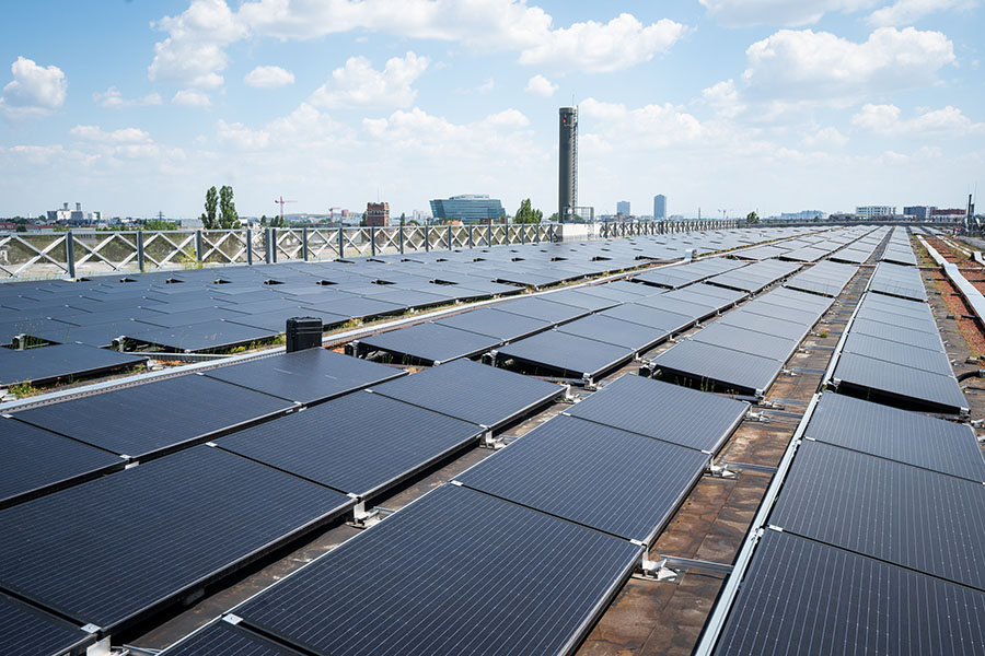 Dach der Klinik Floridsdorf mit PV Panelen