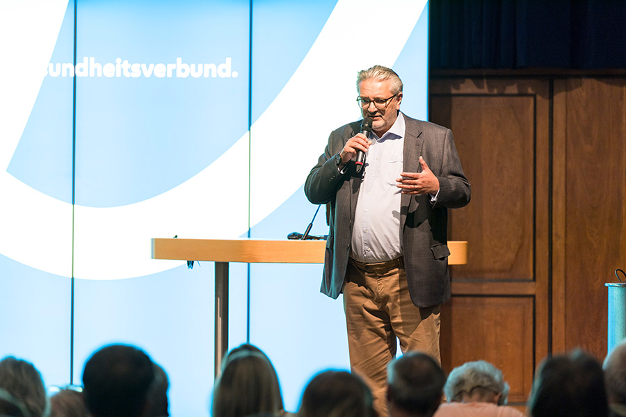 Rede von Stadtrat Peter Hacker beim Herztag im technischen Museum