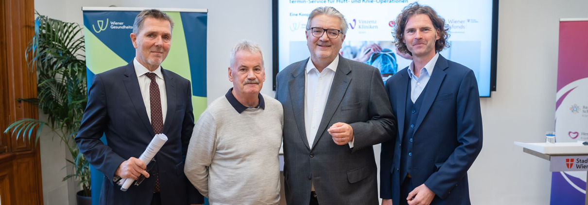 Gruppenfoto zur Pressekonferenz der zentralen OP-Steuerung im Wiener Gesundheitsverbundes
